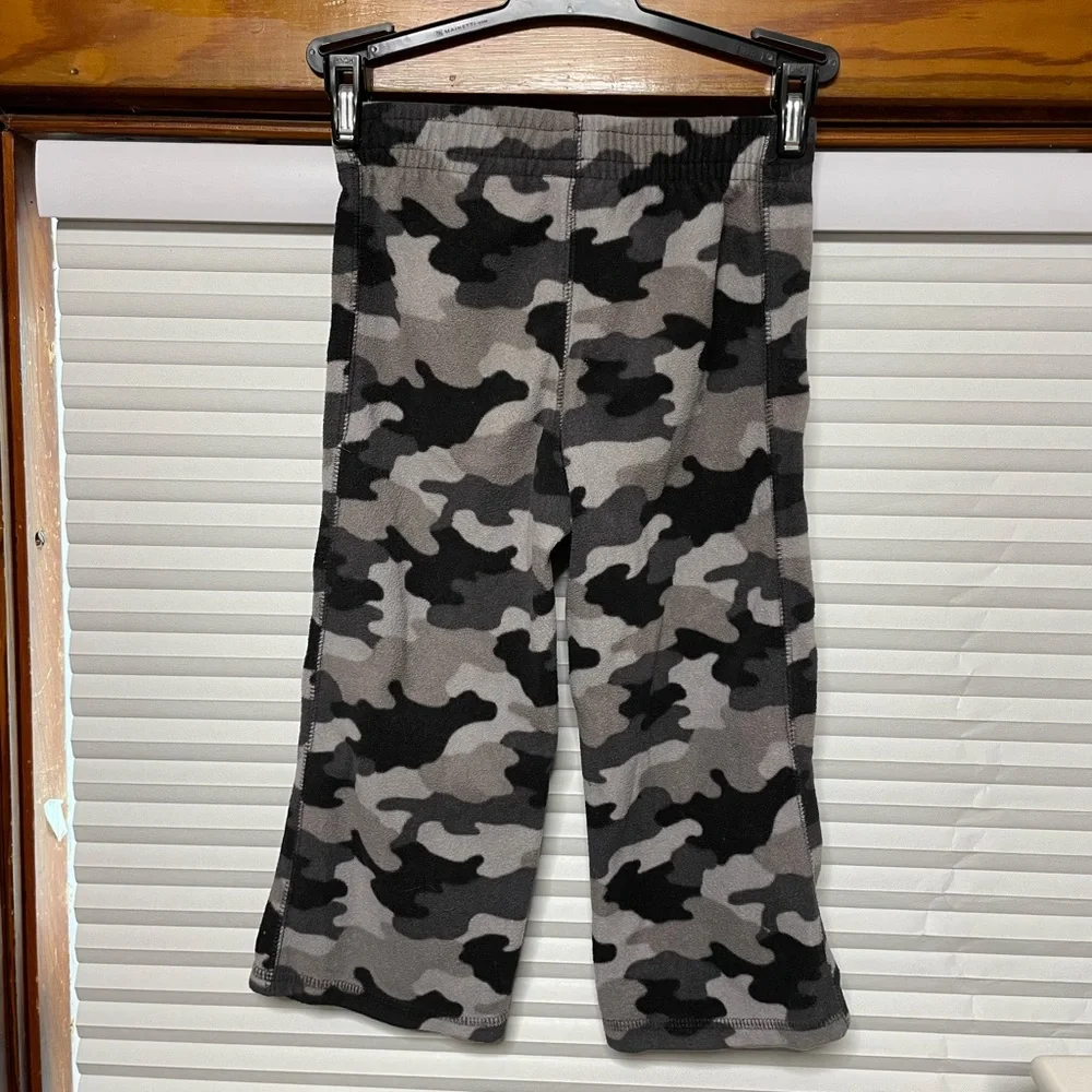 Jumping bean camo fleece pants black gray 4T straight leg lounge